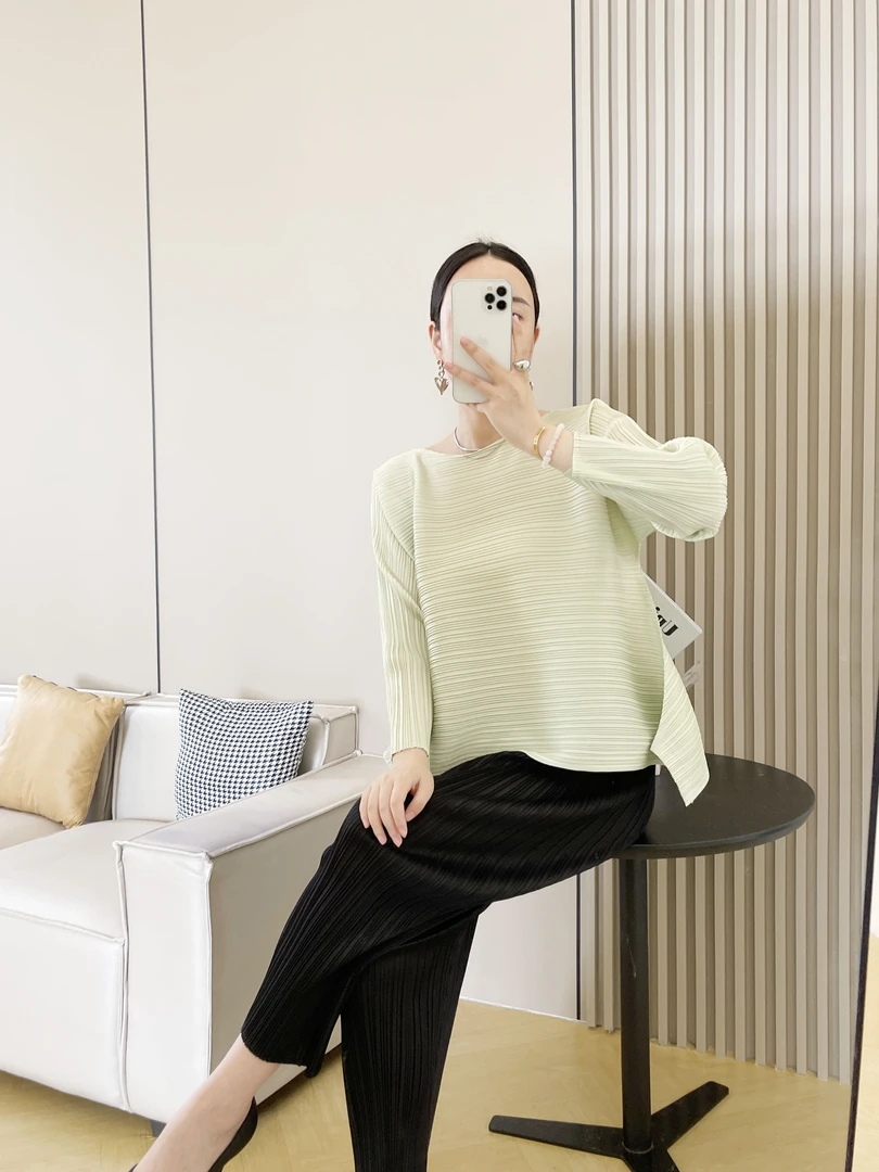 三宅褶皱长袖T桖女kk褶上下弹力宽松上衣百搭圆领抖抖衣