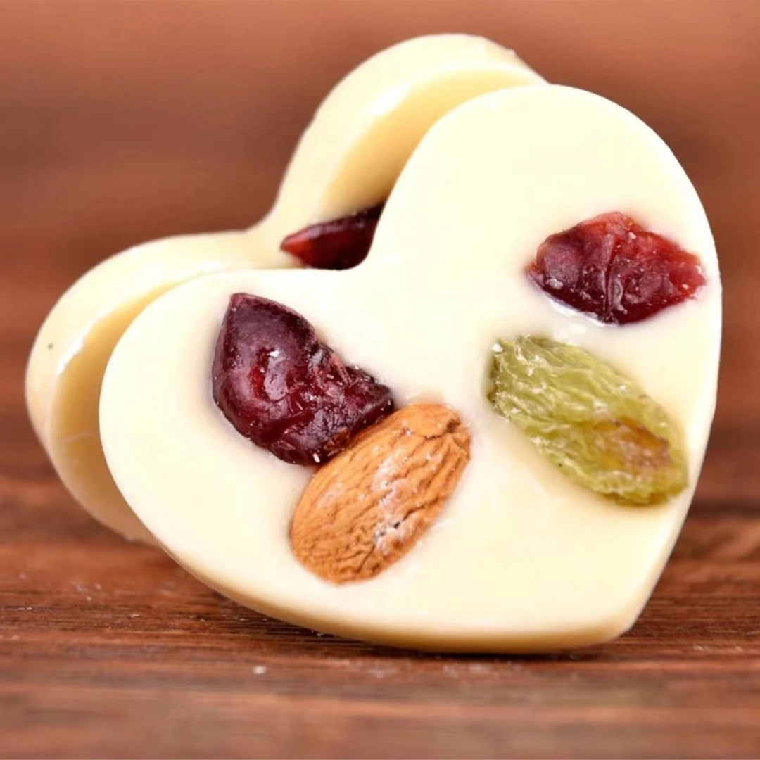 新疆坚果炒酸奶片葡萄干巴旦木仁蔓越莓混合型休闲零食