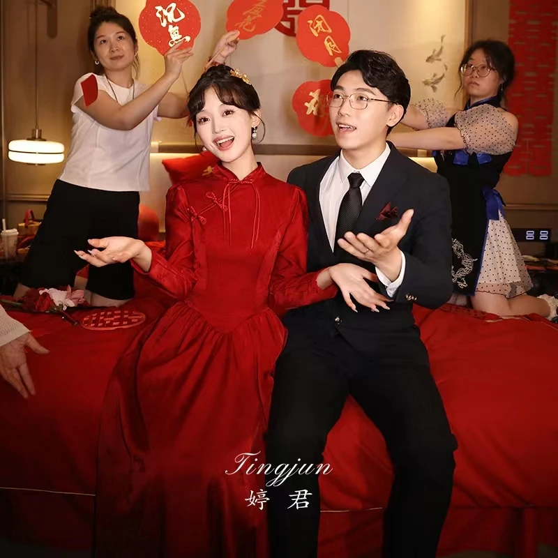 新中式旗袍敬酒服2023新款新娘酒红色长袖a字裙长款简约订婚礼服