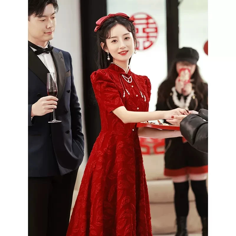 新中式旗袍敬酒服2023新款新娘酒红色平时可穿大气连衣裙订婚礼服