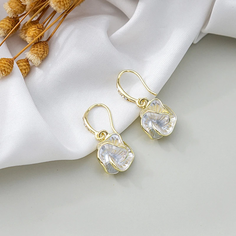 法式温柔山茶花耳环 轻奢时尚气质微镶耳饰小众设计感花朵耳坠女