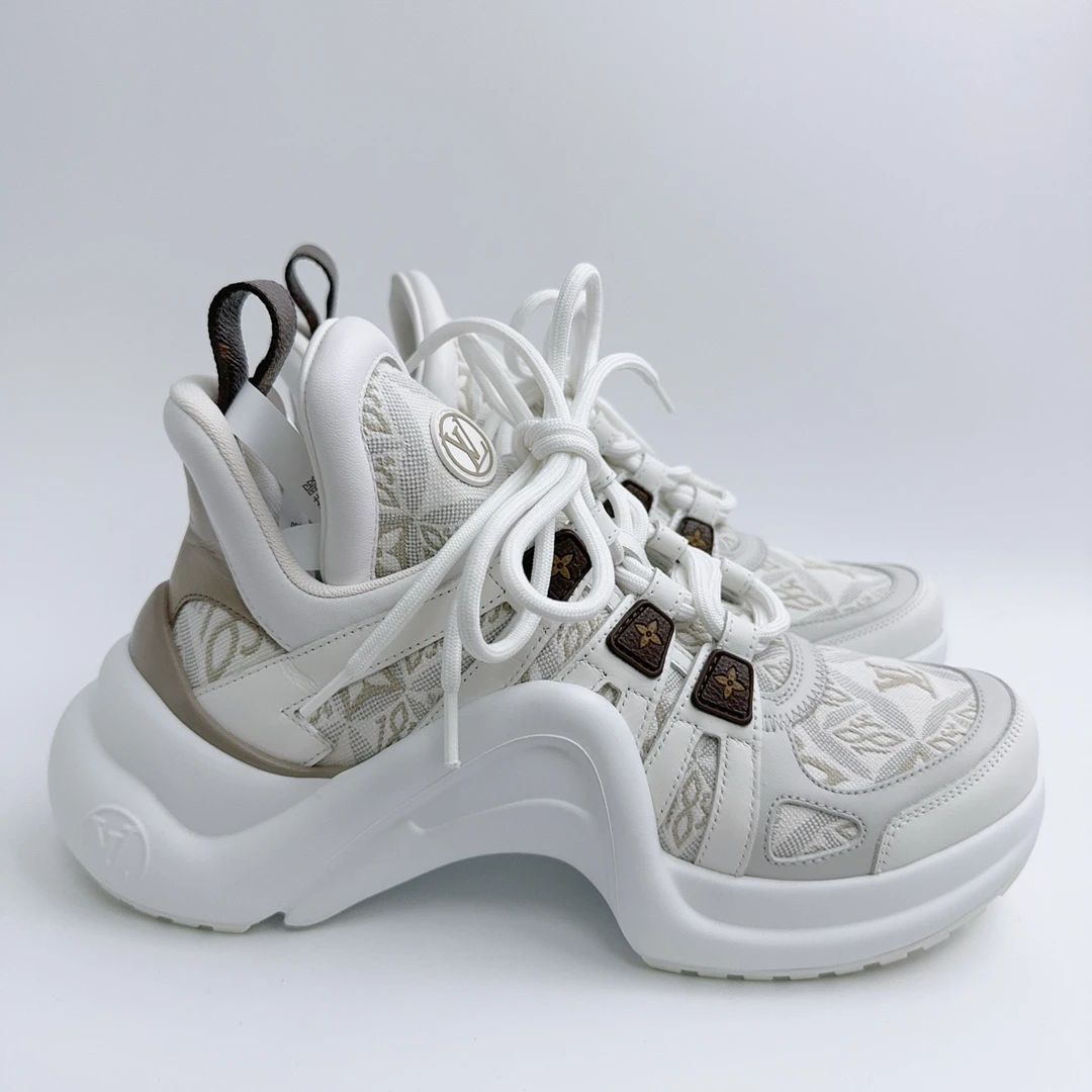 37码/98新/lv/路易威登 米色1854拱桥老爹鞋/ys00031