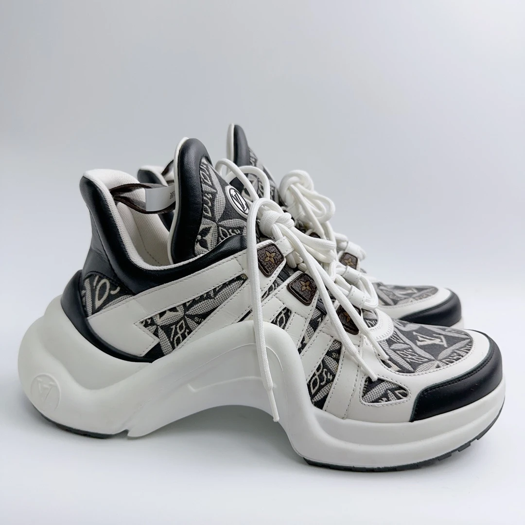 39码/98新/lv/路易威登 黑色1854满印拱桥老爹鞋/ys00014