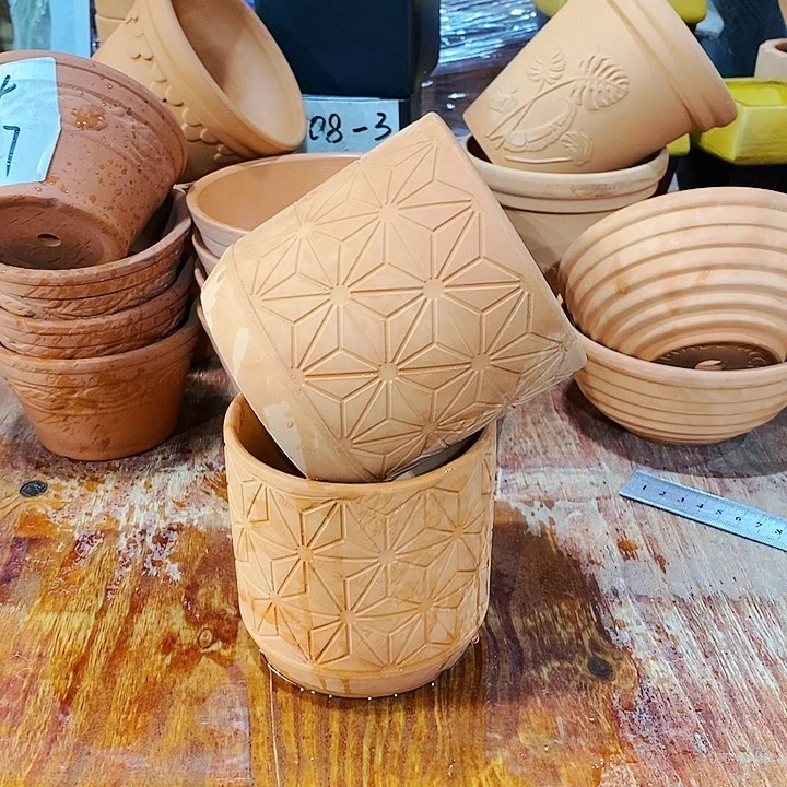 红陶20CM以下11×11菱形笔筒两个