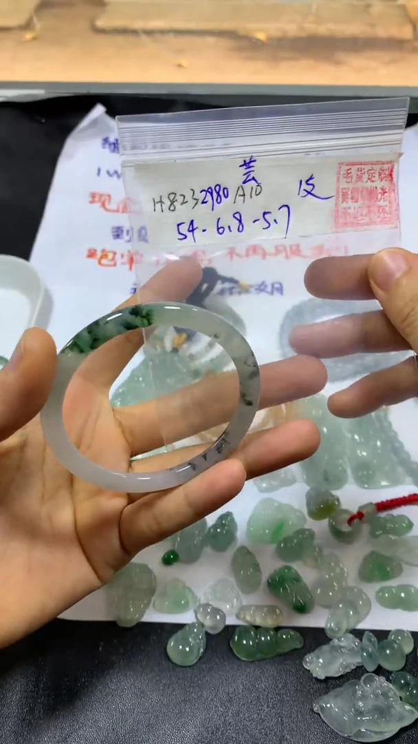 【闪购商品】定制翡翠未镶嵌芸児
