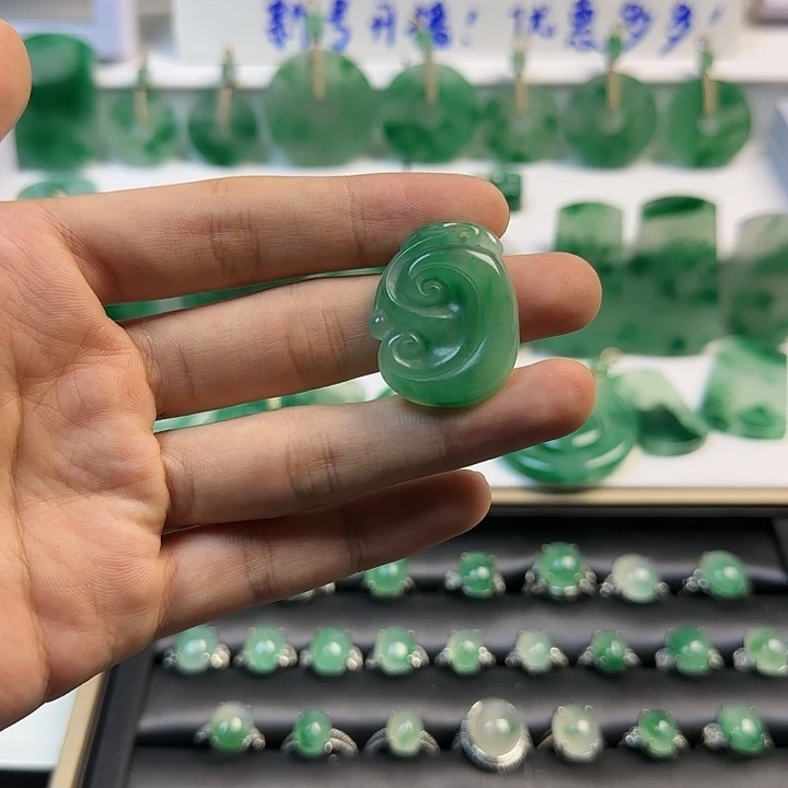 石英质玉吊坠(不含链)未镶嵌