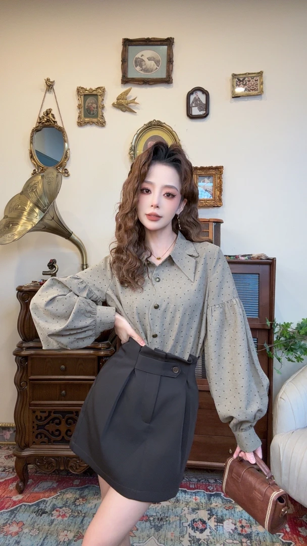 【十一港风】复古设计感蝴蝶领通勤百搭波点衬衫Y3877