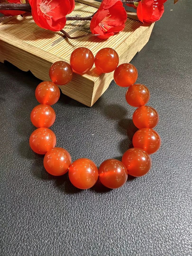 S6632【福嘟嘟珠宝】沁血肉灵芝红玛瑙手串-送礼佳品