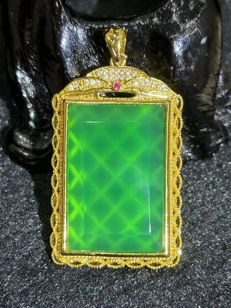 面面来财珠宝ST1742-金宝绿玛瑙绿无事牌吊坠-配麻花链