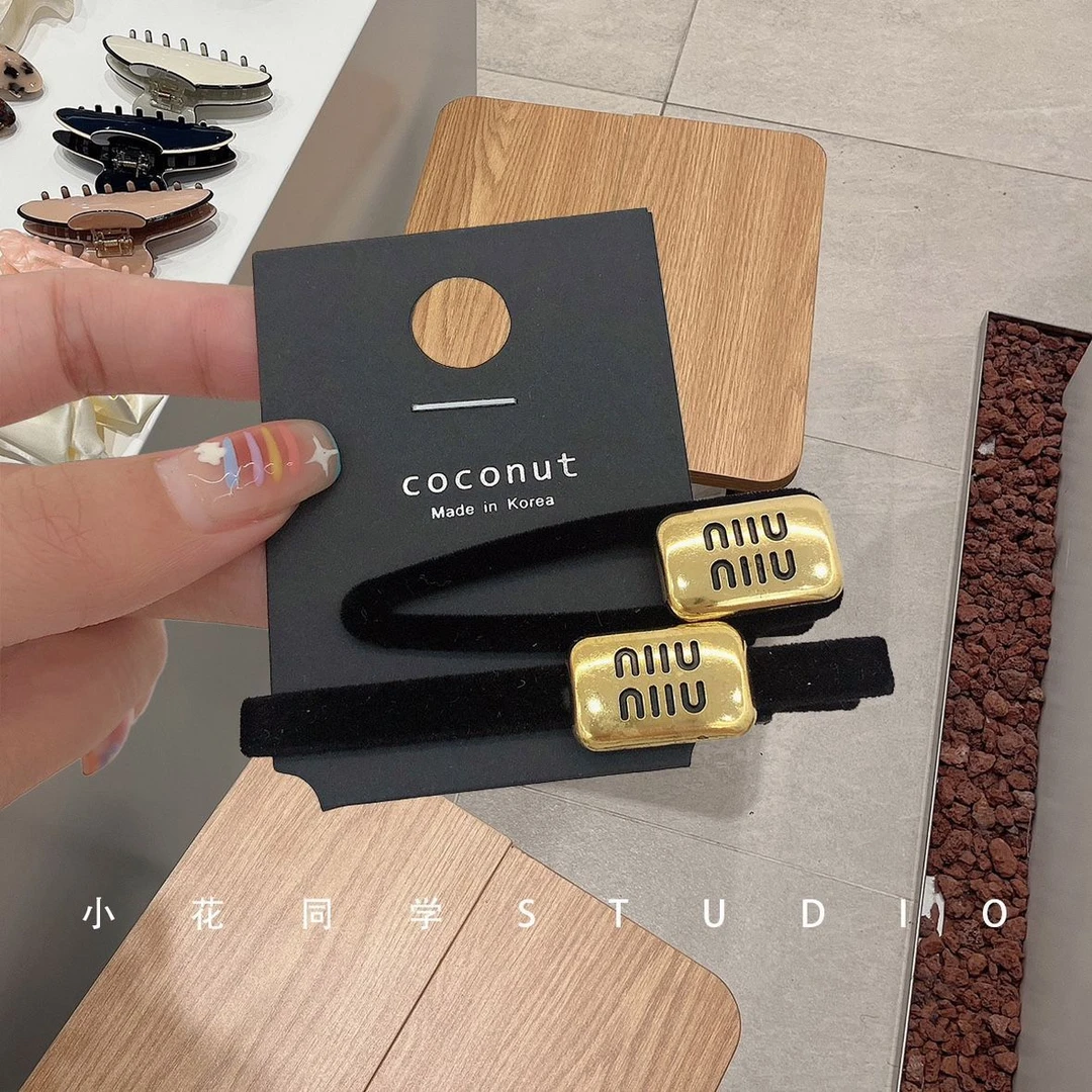 高级感复古金色小香风字母黑色丝绒水滴一字BB夹边夹发夹刘海夹