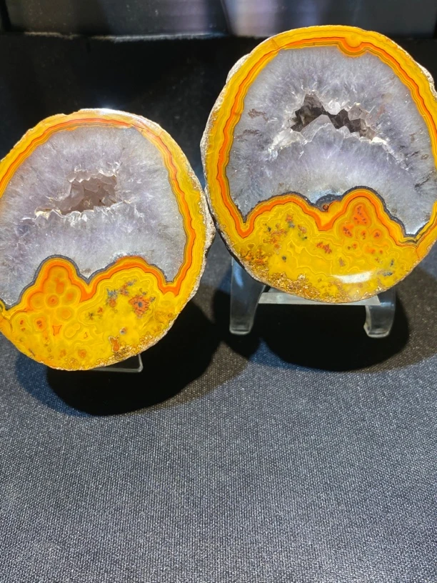 宣化战国红玛瑙 战国红玛瑙大湾原石招财洞摆件