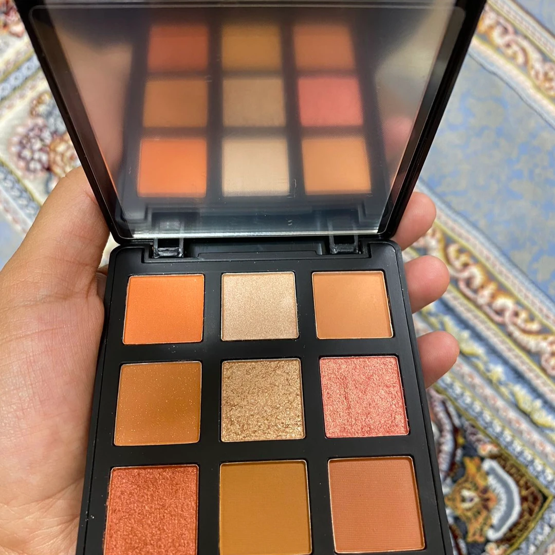 叭叭啦 炫酷迷雾九色眼影盘