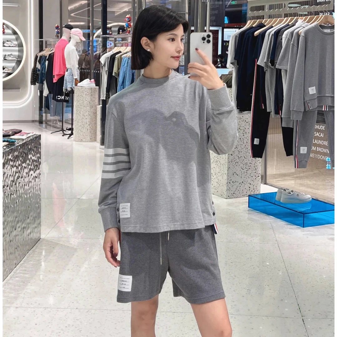 全新未使用 THOMBROWNE 女士四条纹宽松简约长袖T恤