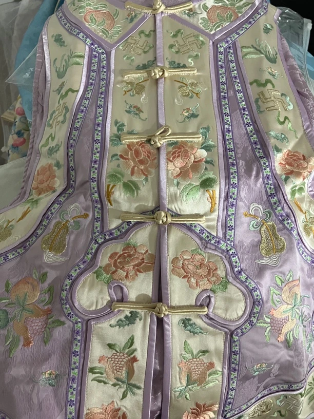 重工刺绣马面裙马甲太太服冠乐皱