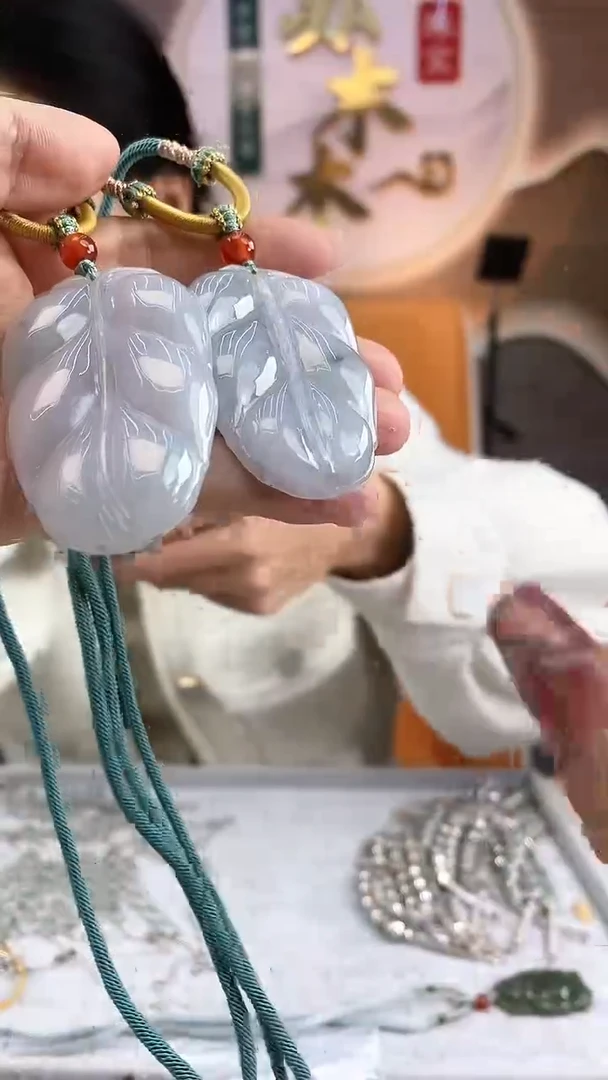 【闪购商品】翡翠颈饰未镶嵌叶子多样性发货发一件