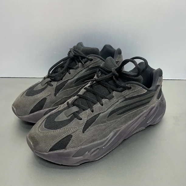 44/yezzy 700 黑魂/二手鞋/原盒