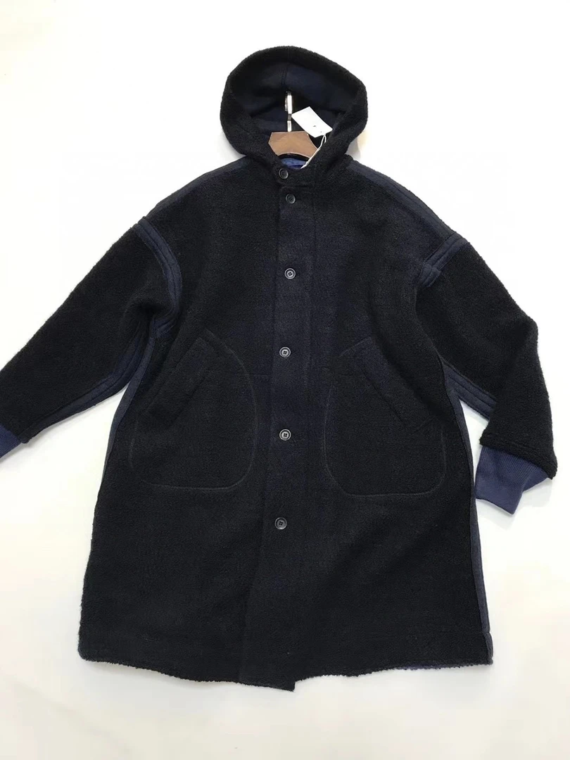 压缩圈圈毛大衣 质地紧密厚实