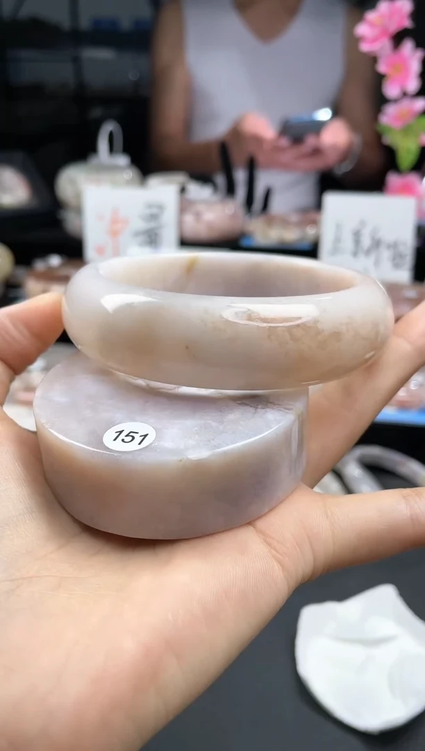 【闪购商品】石英质玉手镯未镶嵌63/151