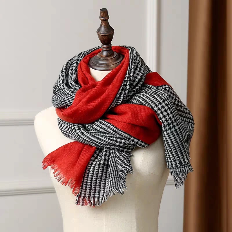 布塔冬季新款披肩港风名媛羊毛围巾女士时尚百搭拼色格子保暖围巾