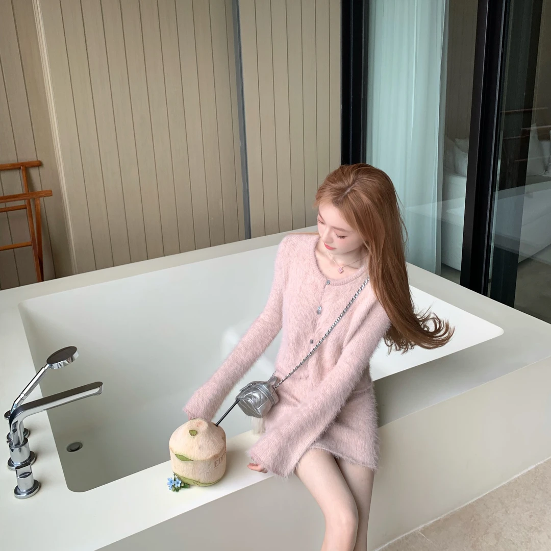 F COOLLINE林子熙 海豚湾恋人 柔软亲肤时尚秋冬羽毛纱针织半身裙