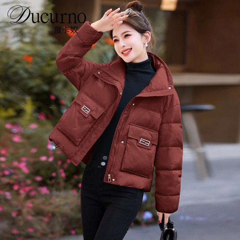 短款羽绒服女2025冬季新款小个子高端简约洋气休闲红色立领面包服