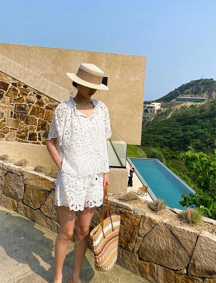 FC.深圳南油原创夏季镂空休闲时尚白色沙滩短袖百搭女士短裤套装