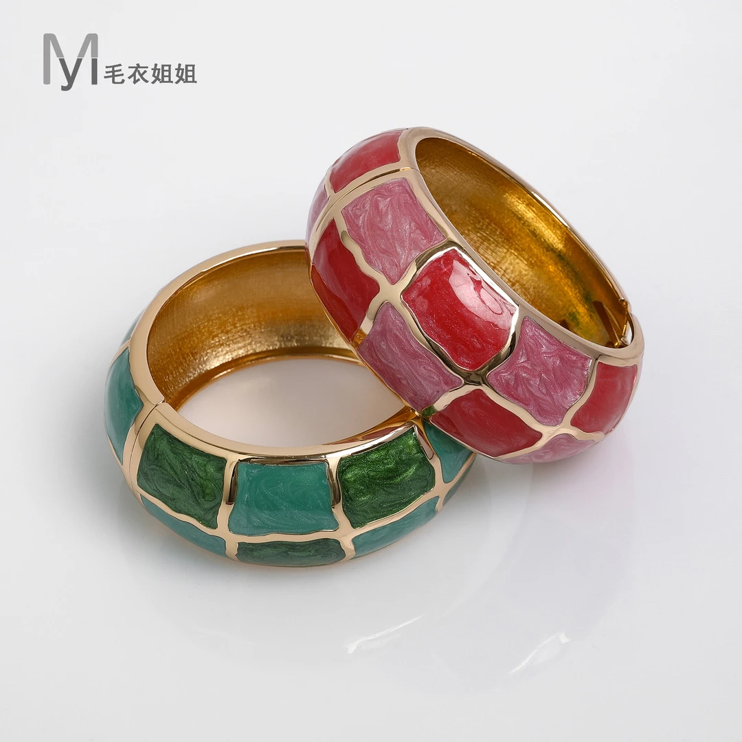 锌合金手镯 815-634复古花瓶口大格纹手镯