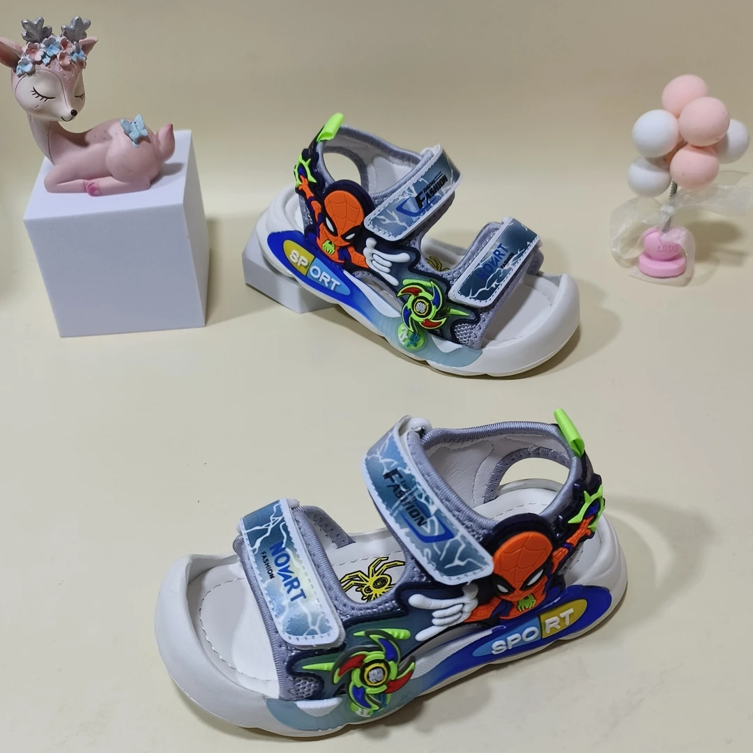 2024夏季儿童休闲运动包头凉鞋感应灯蜘蛛侠加旋转小风车轻底凉鞋