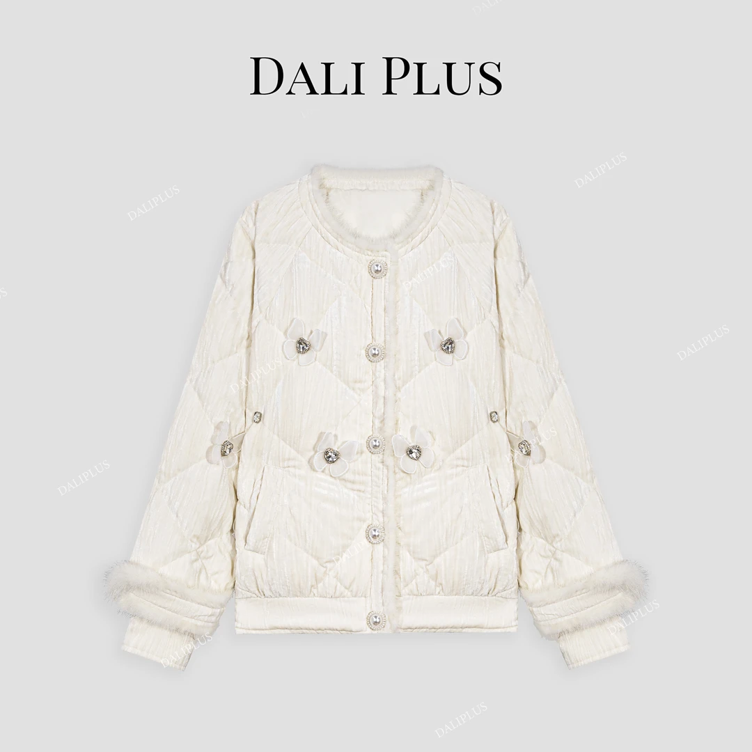 DALI PLUS鎏光泡芙感丝绒水貂鹅绒服立体蝴蝶钉钻羽绒服-D4ST0252