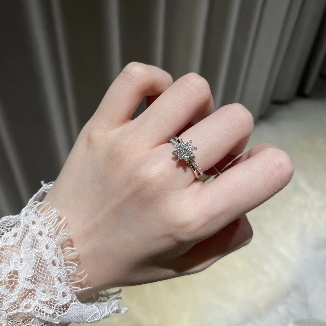 雪花高色高净-18K金镶嵌天然钻石戒指奢华设计款女显大时尚Au750