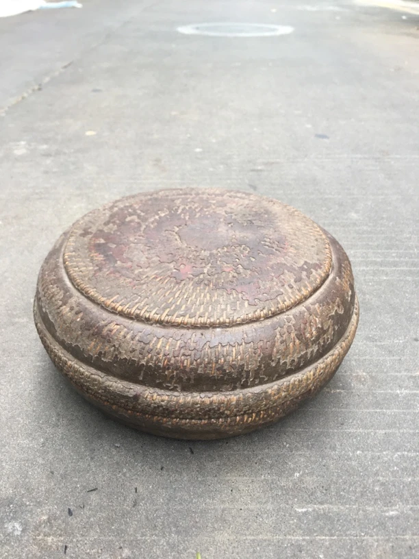 纯手工，藤编织而成的圆盒