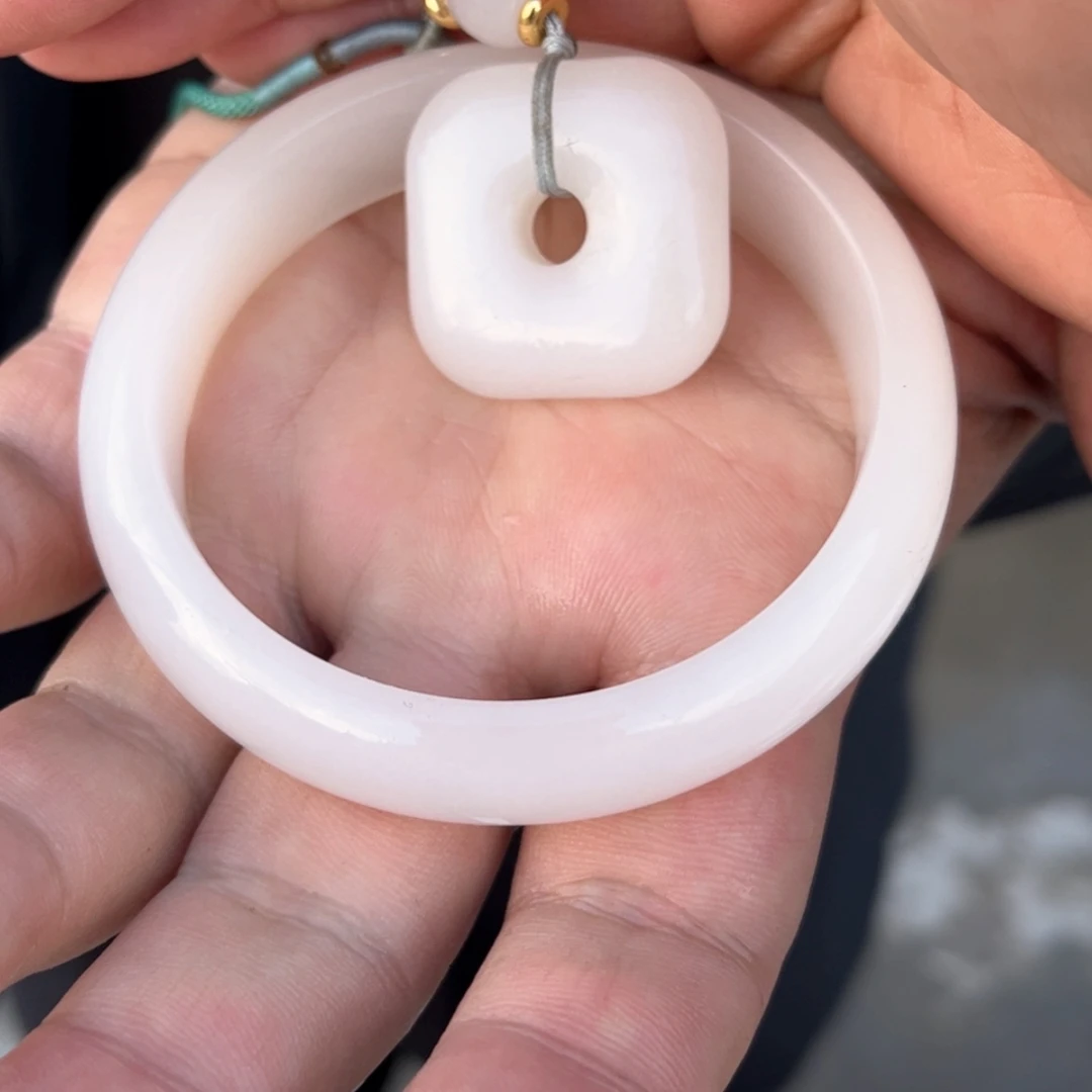 【闪购商品】石英质玉手镯➕挂件未镶嵌