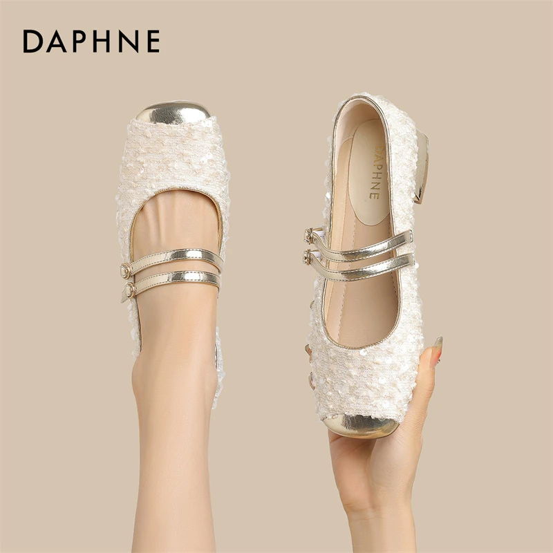 达芙妮女士秋季2024春法式气质优雅甜美仙女风一字式扣带时装单鞋