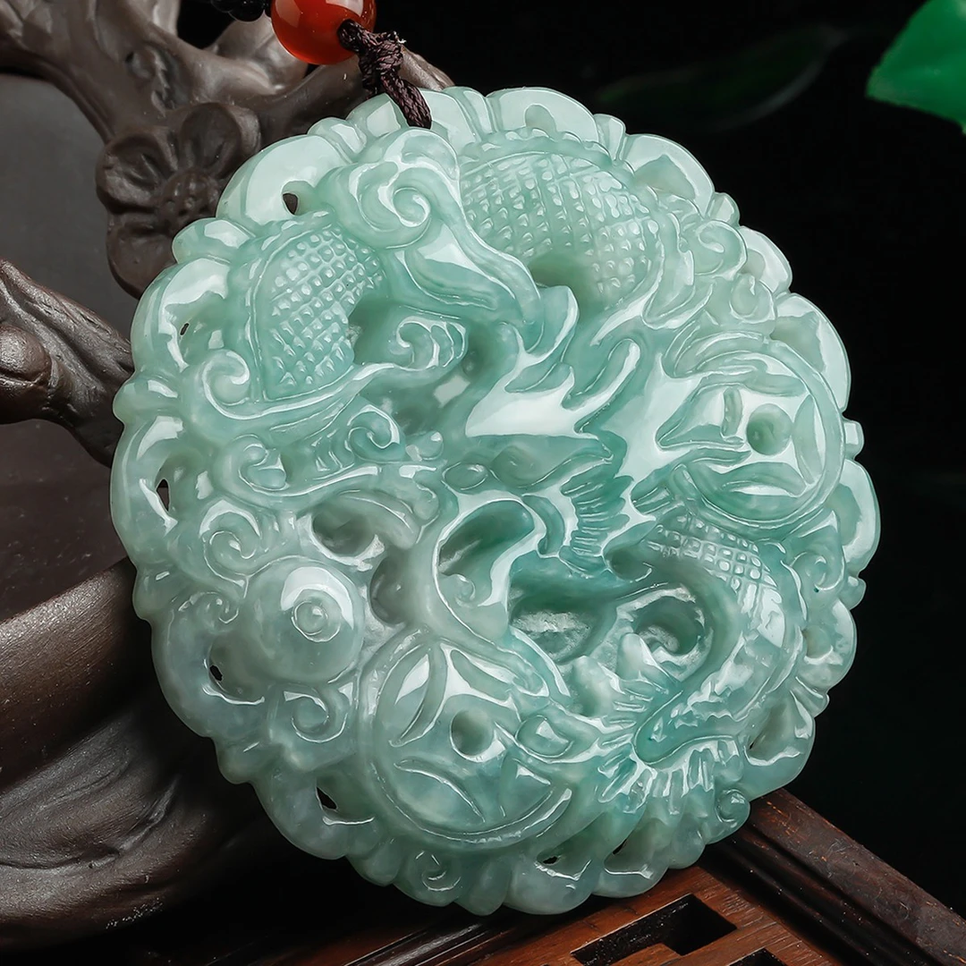 高端缅甸翡翠A货豆青大圆牌龙牌精雕时尚飘绿 多样性发 DD758