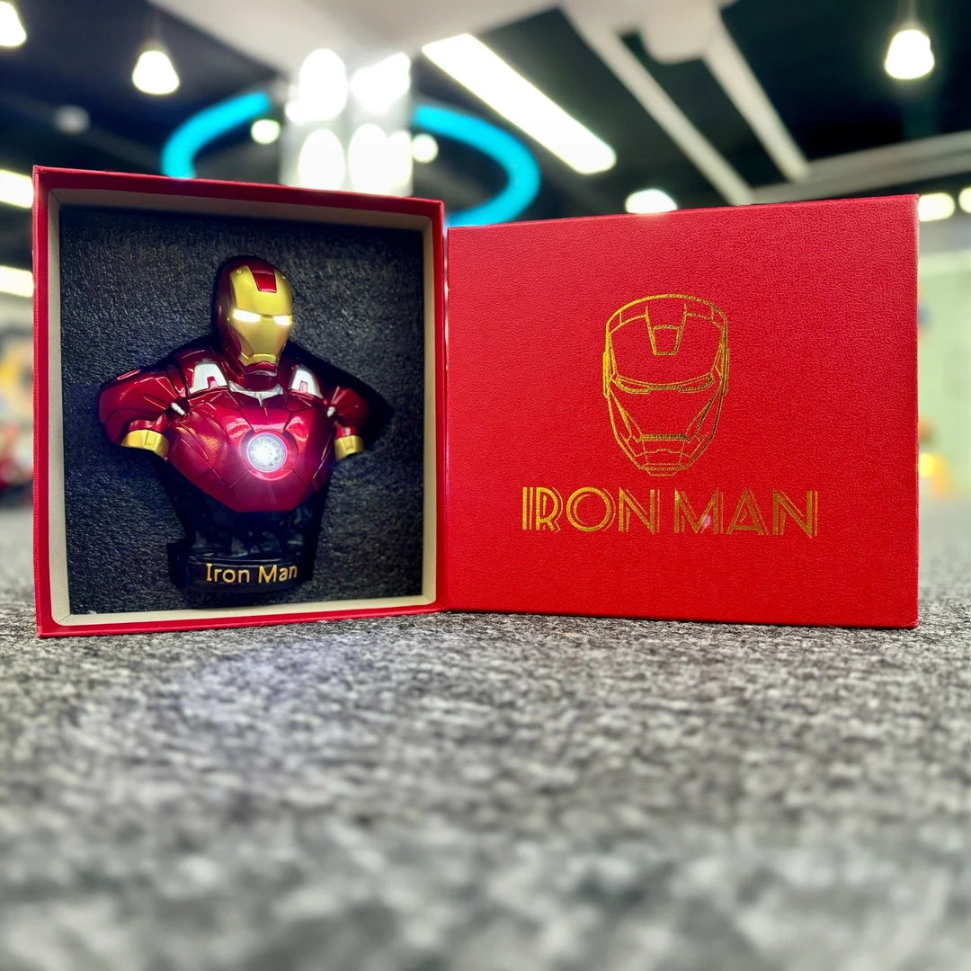 C发光MK7钢铁侠潮流可发光摆件