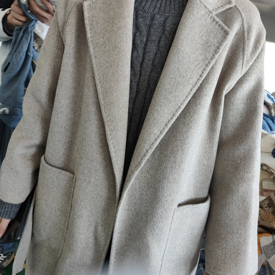 卡其色高品质大衣