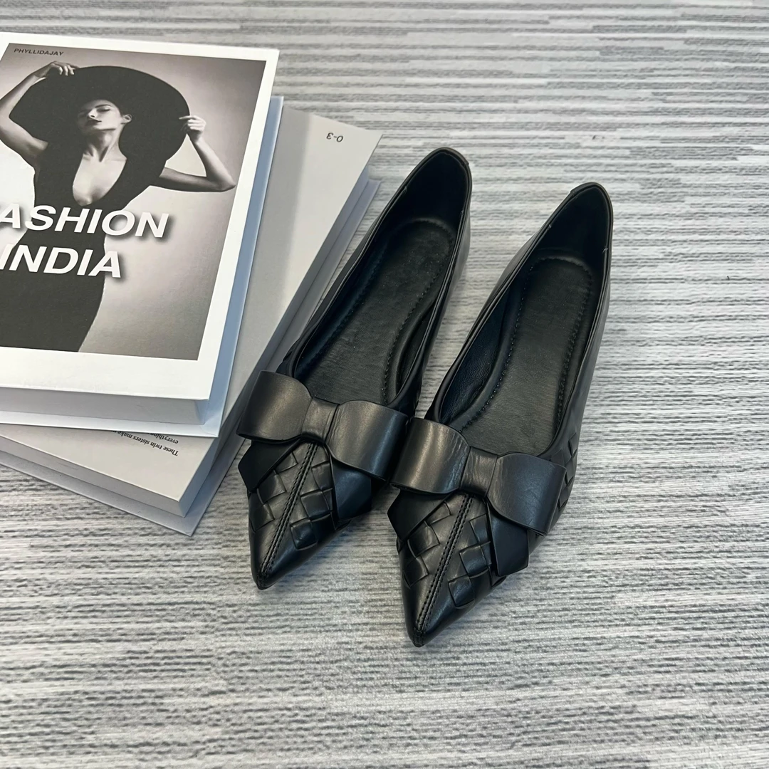 真皮断码清仓单鞋女平底2025春季新款尖头蝴蝶结编织低跟软底女鞋