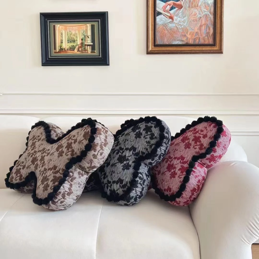 棉麻蝴蝶抱枕护腰靠枕沙发午睡靠背垫床头办公室椅子汽车趴枕腿夹