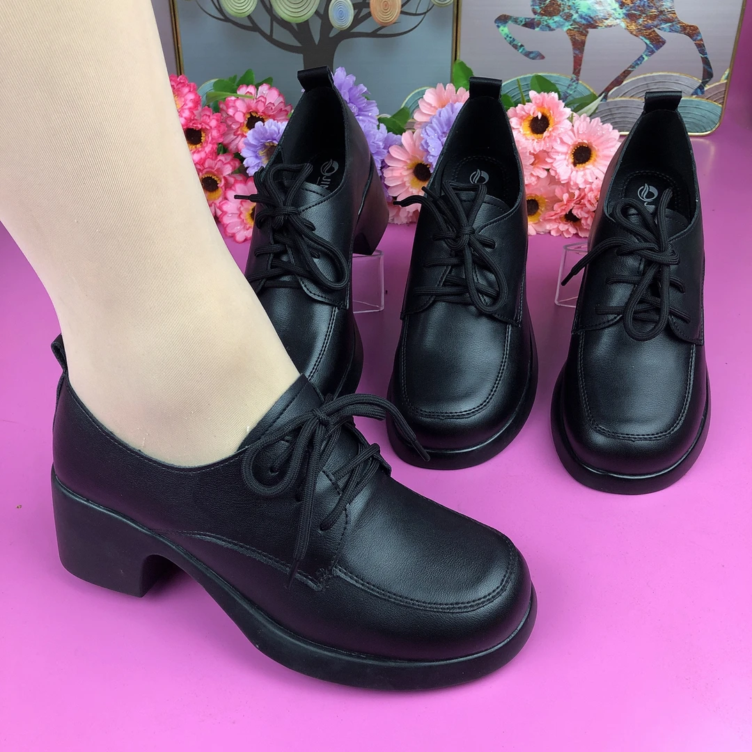 春季新款时尚百搭软皮软底女士妈妈鞋休闲舒适平底圆头粗跟单鞋