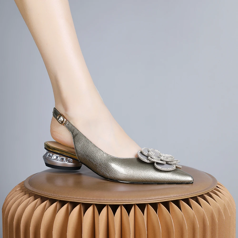 妮彩诗2024年新款法式一字扣带甜美花朵优雅时装凉鞋气质粗跟1765