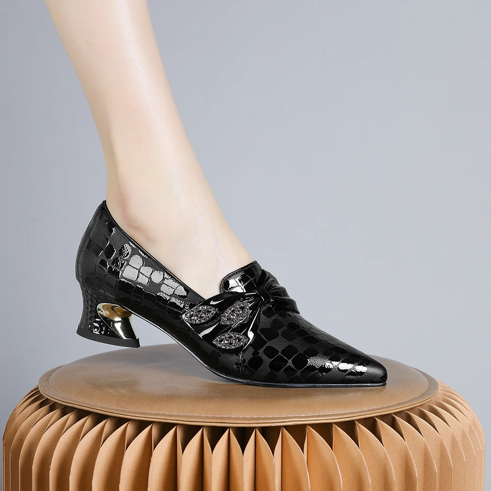 妮彩诗2024年新款法式黑色高级职业通勤简约百搭尖头粗跟单鞋1338