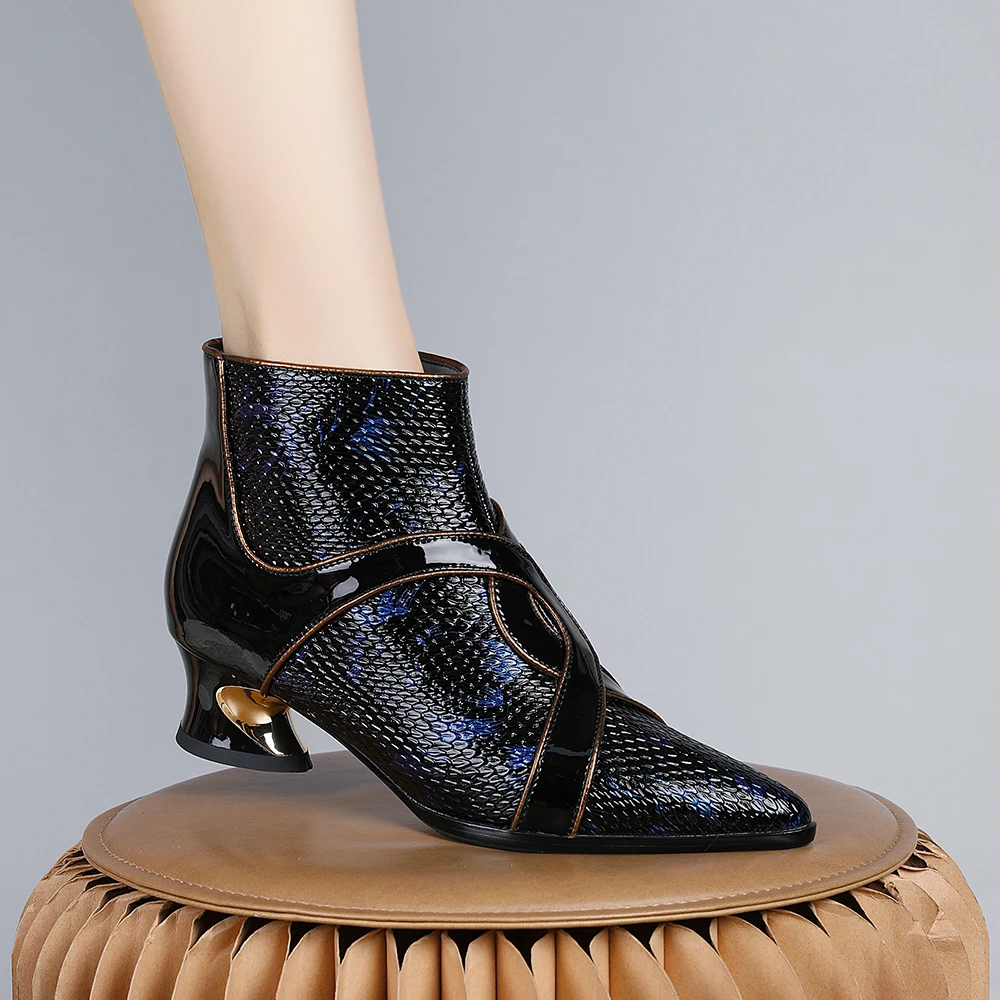 妮彩诗欧美拼色侧拉链短靴女尖头粗跟时尚黑色靴子绒里8206