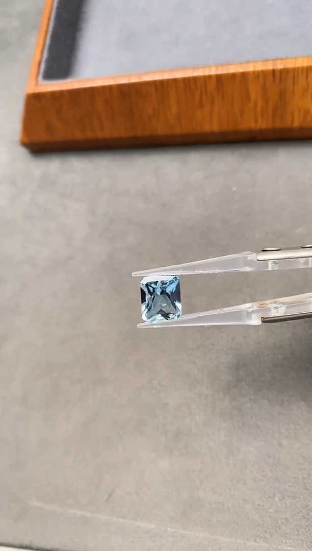 【闪购商品】海蓝宝石笔搁未镶嵌2.76ct