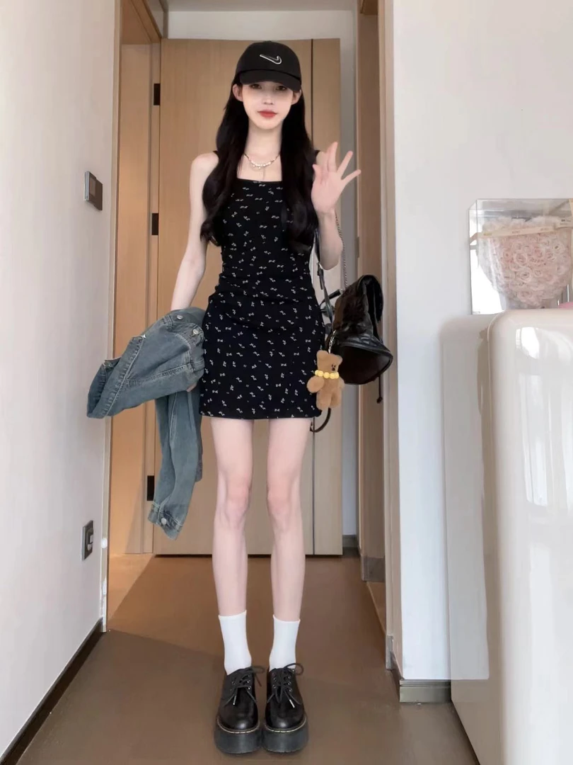 86黑色碎花短款修身吊带裙气质时尚连衣裙收腰辣妹裙B241Q0083