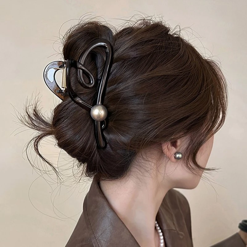 高级感气质镂空爱心仿珍珠发夹高级感大号抓夹后脑勺鲨鱼夹子发卡