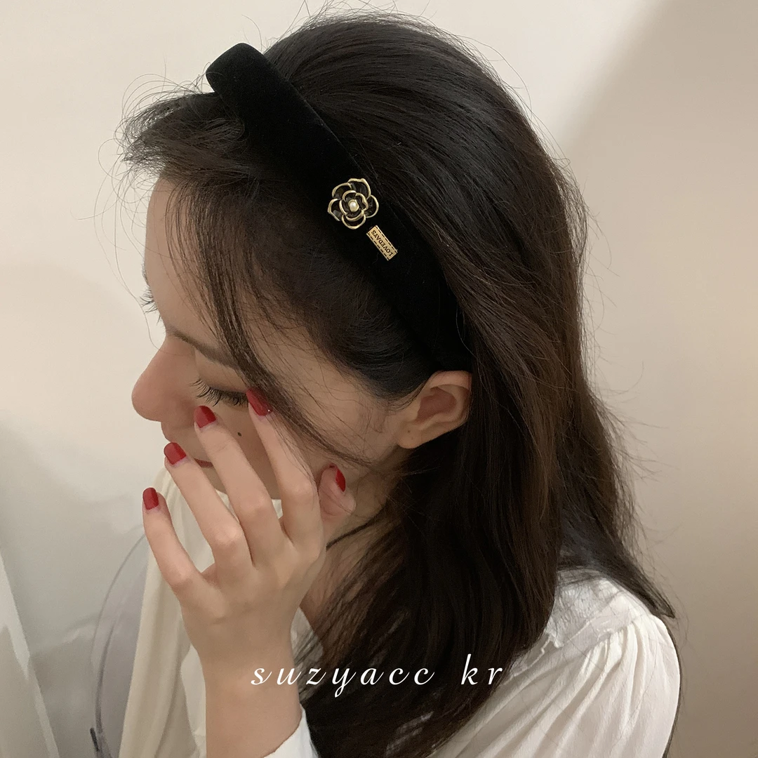 Suzyacc Kr小香风山茶花黑色丝绒发箍F2959