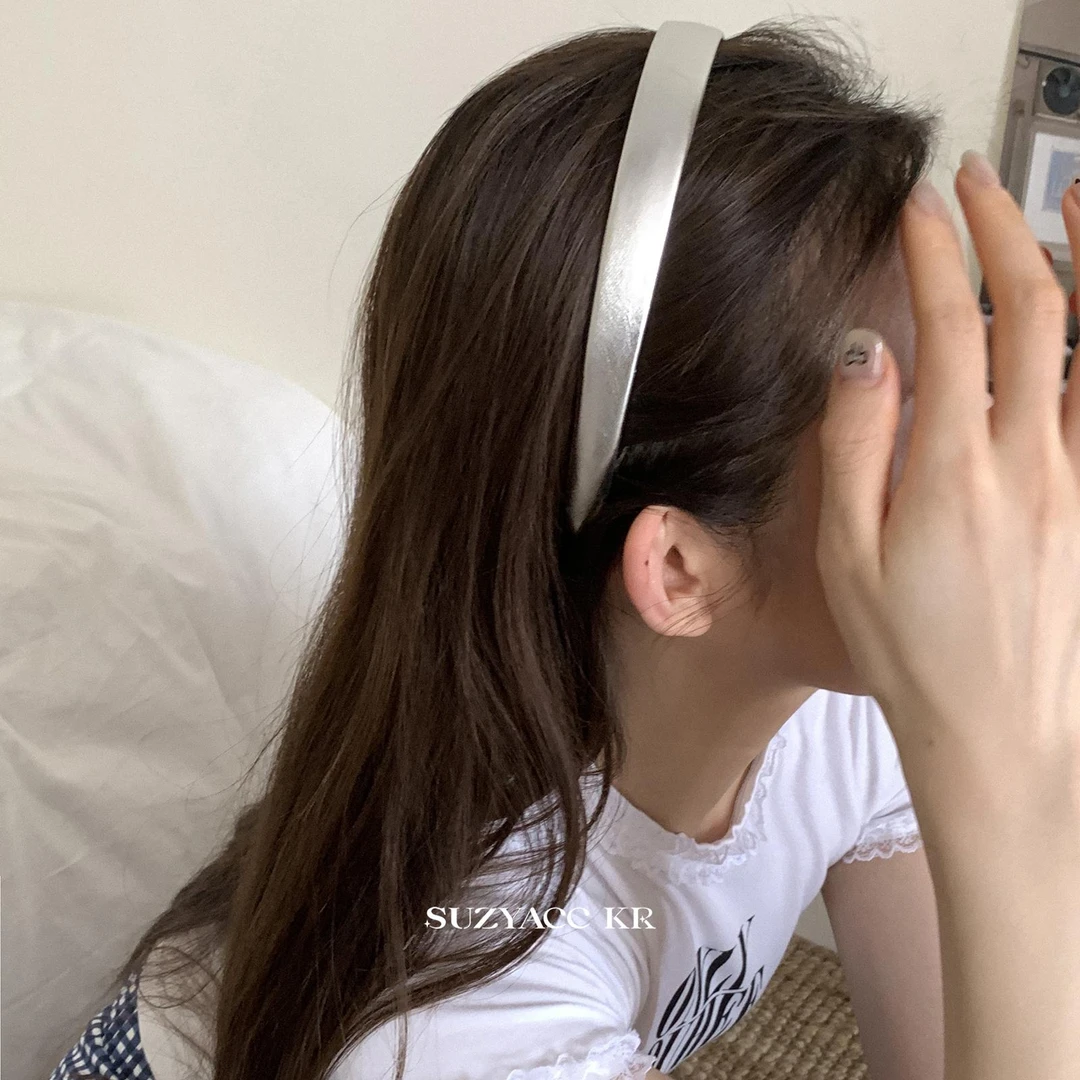 Suzyacc Kr韩妹银色彩色pu皮质发箍女2024新款高级感头箍F3394