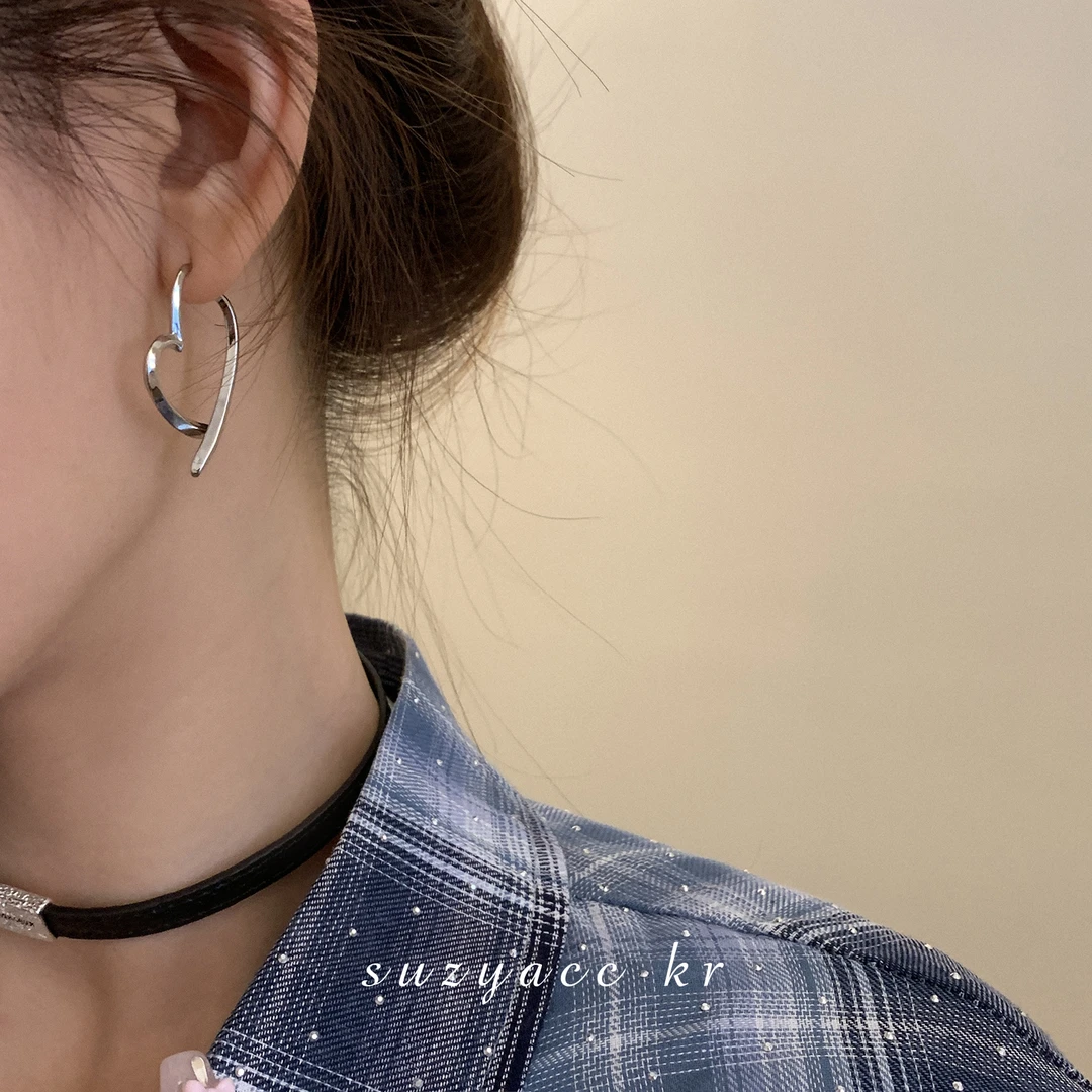 Suzyacc Kr 合金耳饰 设计感爱心耳环爆款ins气质高级耳钉E2233