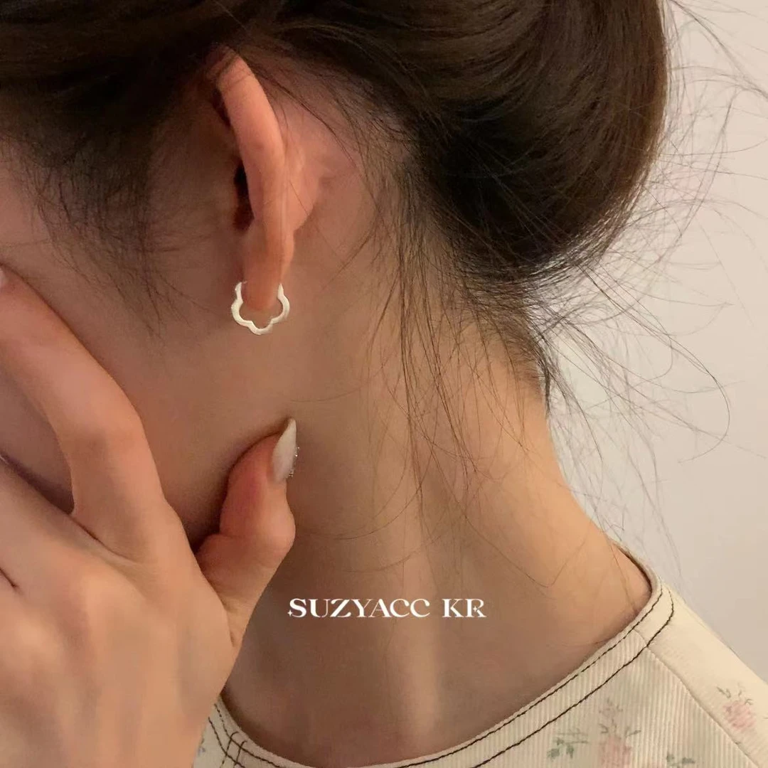 Suzyacc Kr 925银耳饰 小众设计花花耳扣简约ins耳环DE0039