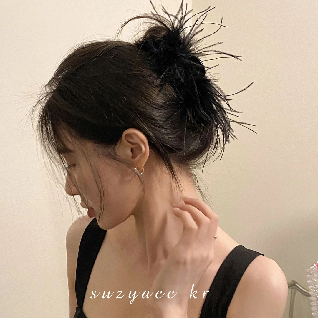 Suzyacc Kr超仙纯欲高级黑色羽毛抓夹后脑勺盘发发夹女简约F2135